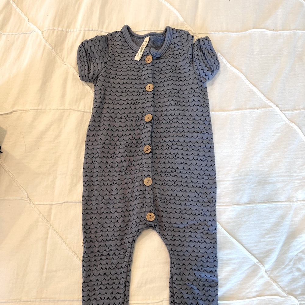 Rolled sleeve romper, NWOT, waves pattern
